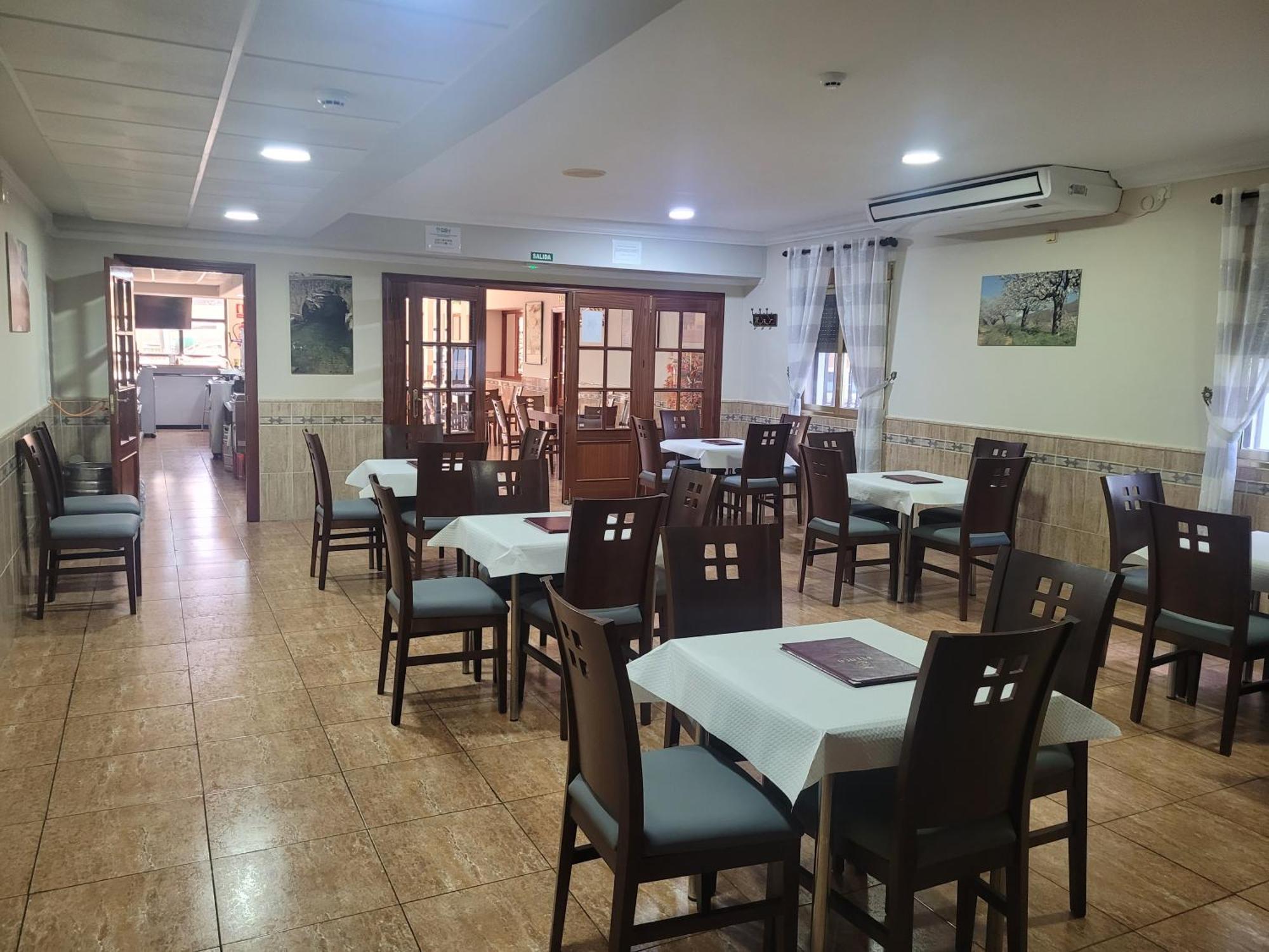 Hostal Restaurante El Paraiso Don Benito Esterno foto