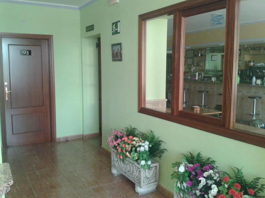 Hostal Restaurante El Paraiso Don Benito Esterno foto
